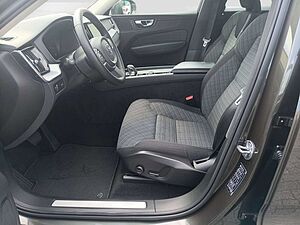 Volvo  B4 Momentum Pro Cam/LED/NAV