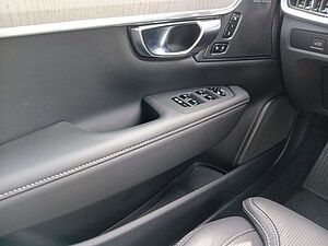 Volvo  Plus B5 AWD  AHK/360°/Standhzg