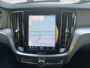 Volvo  Kombi B3 Core LED/Cam/Nav/Notrad/Metallic