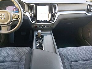 Volvo  Kombi B3 Core LED/Cam/Nav/Notrad/Metallic