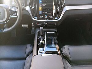 Volvo  T8 Twin Engine AWD R-Design 360°/AHK/Nav