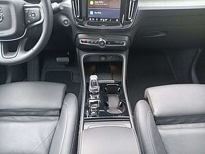 Volvo  B4 Ultra 2WD 360°/Pano/Frontscheibe heizb.