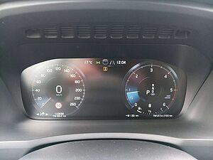 Volvo  B5 Momentum Pro AWD 360°/AHK/Panorama