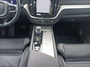 Volvo  B4 2WD Plus Dark 360°/H&K/Sportsitze
