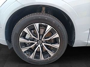 Volvo  B4 2WD Plus Dark 360°/H&K/Sportsitze