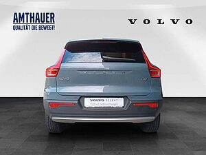 Volvo  B4 2WD Core 360°/Navi/LED