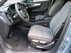 Volvo  B4 2WD Core 360°/Navi/LED