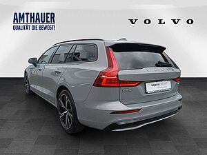 Volvo  B4 Plus Dark Panorama/360°/H&K