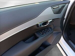 Volvo  T8 AWD Ultra Bright Recharge 360°/AHK/Pano