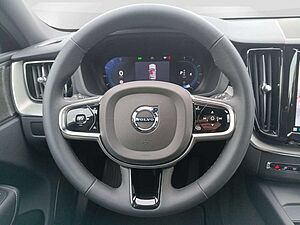Volvo  B4 AWD Plus Dark 360°/AHK/H&K