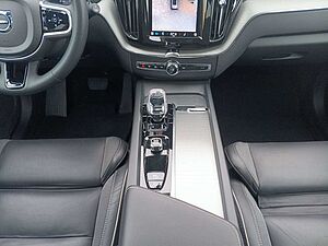 Volvo  B4 AWD Plus Dark 360°/AHK/H&K
