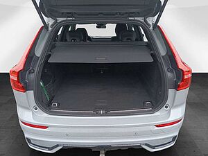 Volvo  B4 AWD Plus Dark 360°/AHK/H&K