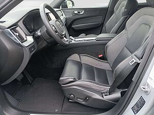 Volvo  B4 AWD Plus Dark 360°/AHK/H&K