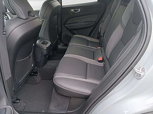 Volvo  B4 AWD Plus Dark 360°/AHK/H&K