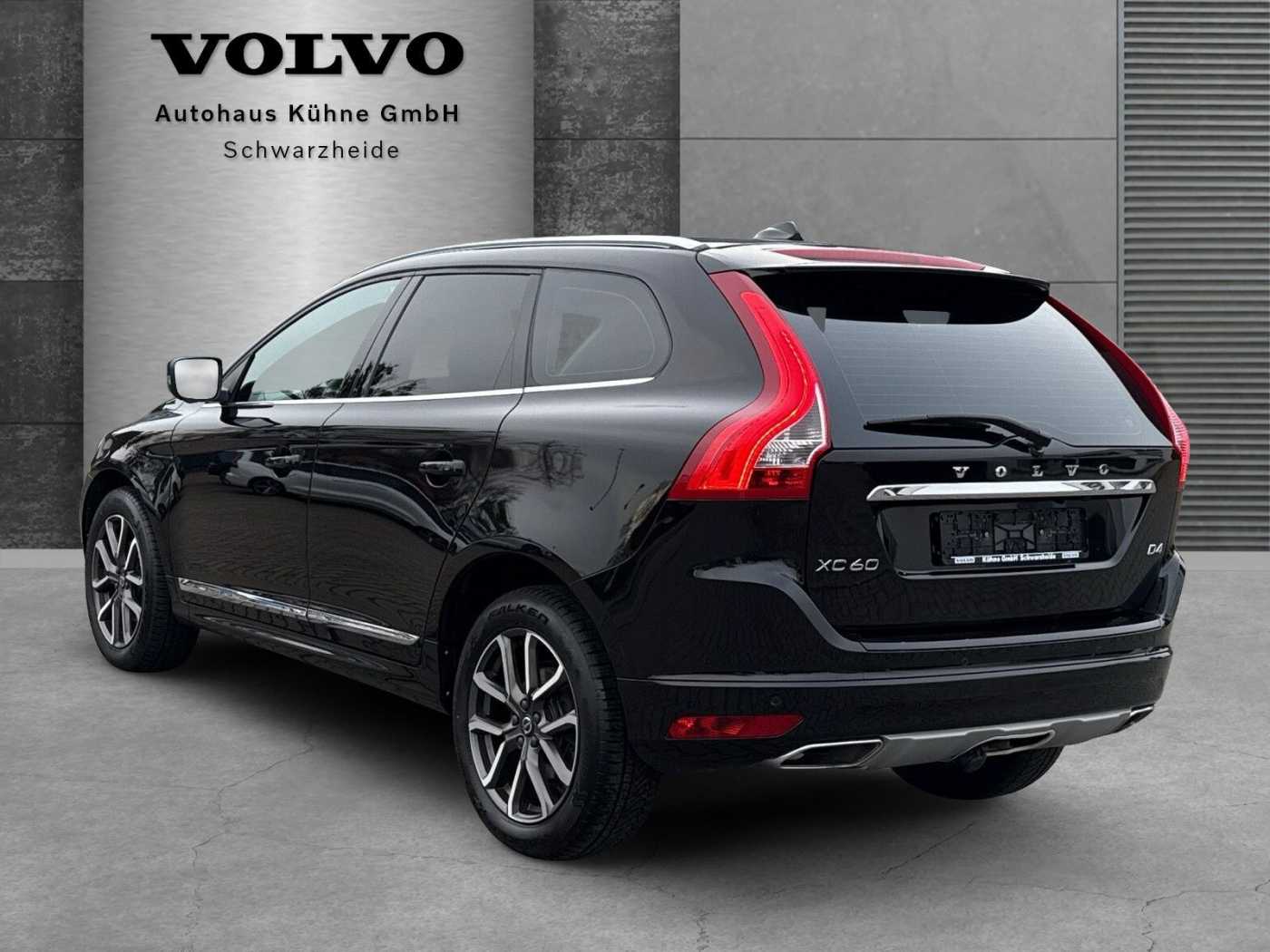 Volvo  D4 Summum 2WD !! NAVI+LEDER+XENON+AHK+RFK! !