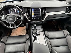 Volvo  T4 R-Design 2WD !! HUD+PANO+STANDHZG+AHK+ACC