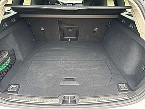 Volvo  B4 Ultra Dark !! ! 360°+PANO+HEAD-UP !! !