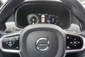 Volvo  D4 Momentum !! ! NAVI+LED+AHK+STANDHZG. !! !