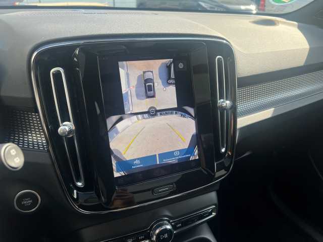 Volvo  B4 (B) 2WD Plus Black Edition 360°/ ACC /LED