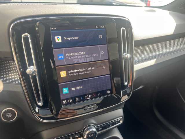 Volvo  B4 (B) 2WD Plus Black Edition 360°/ ACC /LED