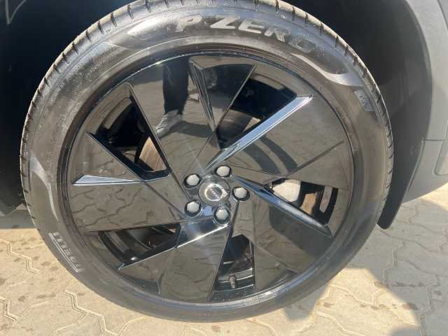 Volvo  B4 (B) 2WD Plus Black Edition 360°/ ACC /LED