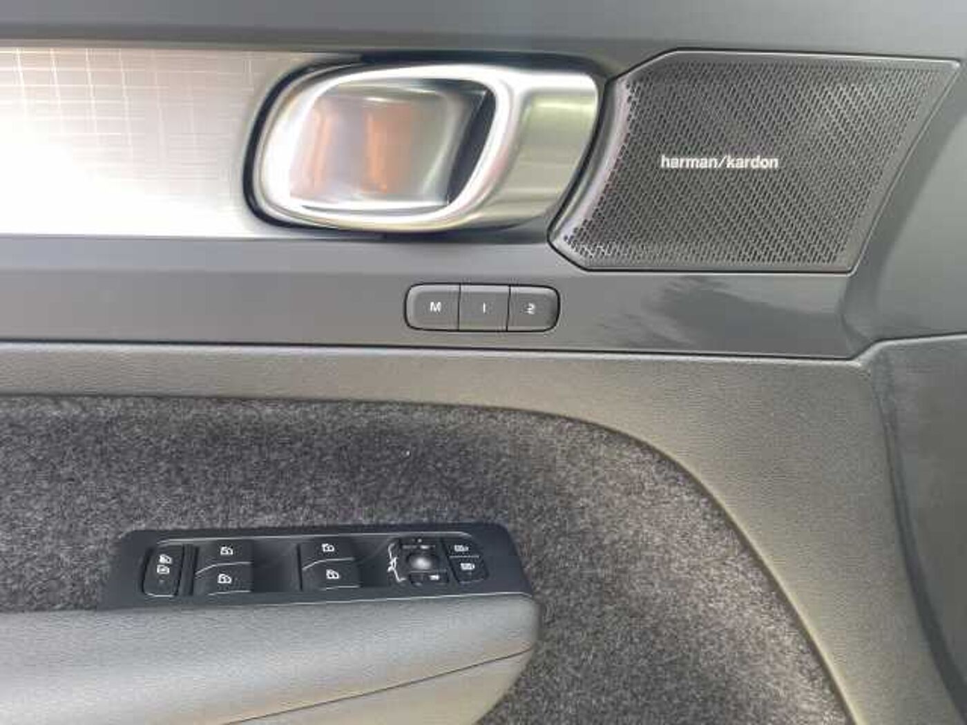 Volvo  T4 2WD Plus Dark Recharge ACC /AHK/ 360°