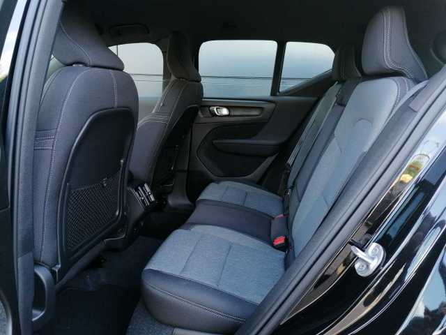 Volvo  T2 2WD Plus Dark Navi/ Kamera/ uvm.