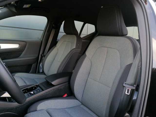 Volvo  T2 2WD Plus Dark Navi/ Kamera/ uvm.