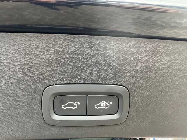 Volvo  T2 2WD Plus Dark RFK/ LED/ uvm