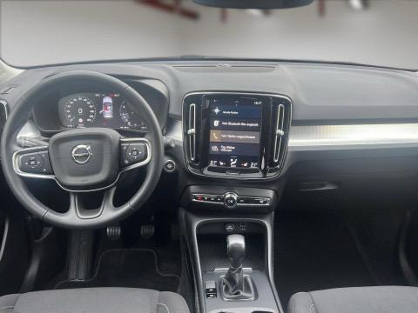 Volvo T2 2WD Momentum Pro NAVI/ LED/ RFK