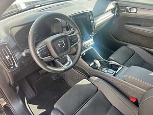 Volvo  B4 (B) 2WD Plus Black Edition 360°/ ACC /LED