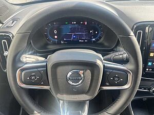 Volvo  B4 (B) 2WD Plus Black Edition 360°/ ACC /LED