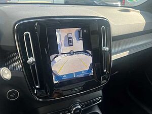 Volvo  B4 (B) 2WD Plus Black Edition 360°/ ACC /LED