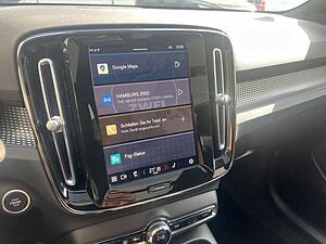 Volvo  B4 (B) 2WD Plus Black Edition 360°/ ACC /LED