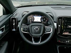 Volvo  T2 2WD Plus Dark Navi/ Kamera/ uvm.
