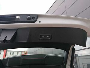 Volvo  T2 2WD Plus Dark 360°/ AHK/ PANO