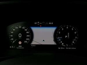 Volvo  T2 2WD Plus Dark 360°/ AHK/ PANO