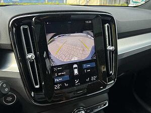 Volvo  T2 2WD Plus Dark 360°/ AHK/ PANO