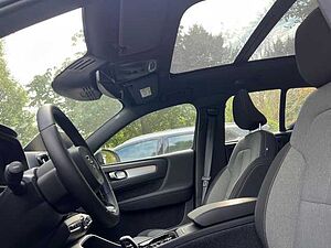 Volvo  T2 2WD Plus Dark 360°/ AHK/ PANO
