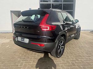 Volvo  T2 2WD Plus Dark 360°/ AHK/ PANO