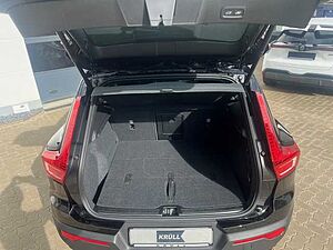 Volvo  T2 2WD Plus Dark 360°/ AHK/ PANO