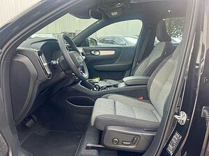 Volvo  T2 2WD Plus Dark 360°/ AHK/ PANO