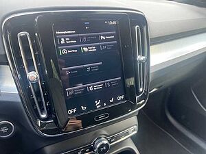 Volvo  T2 2WD Plus Dark RFK/ LED/ uvm