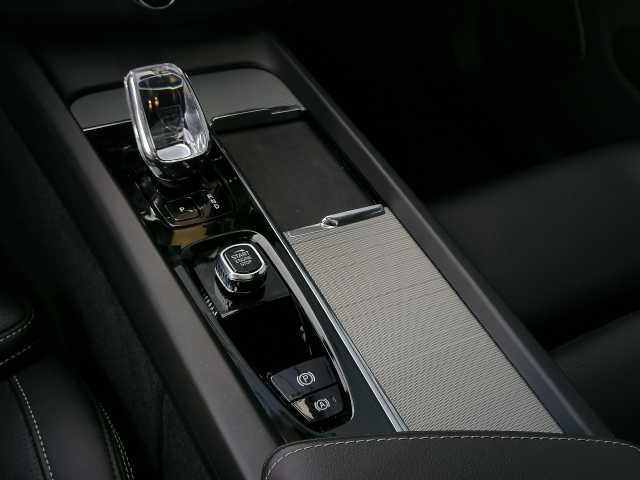 Volvo  T8 AWD Recharge Ultimate Black Edition