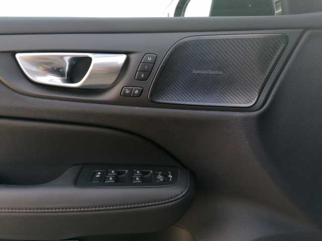 Volvo  T8 AWD Recharge Ultimate Dark