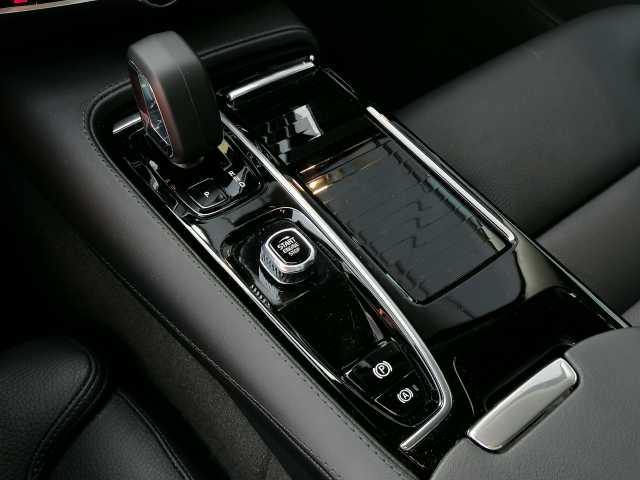 Volvo  T8 AWD Recharge Ultimate Dark