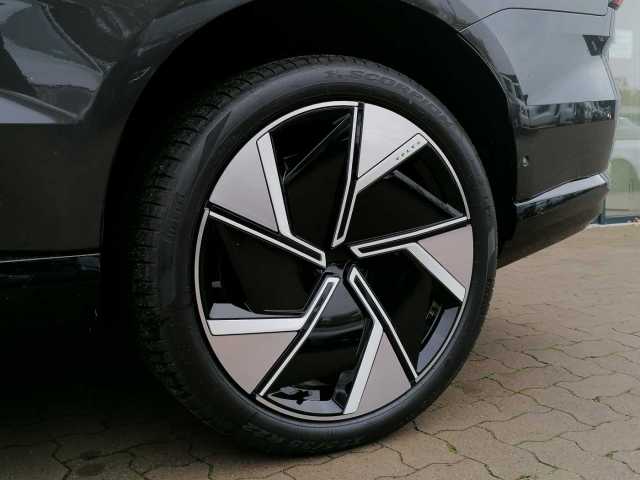 Volvo  Twin Motor AWD Ultra 7-Sitzer