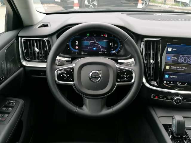 Volvo  B4 D AWD Plus Pano, 360° uvm.