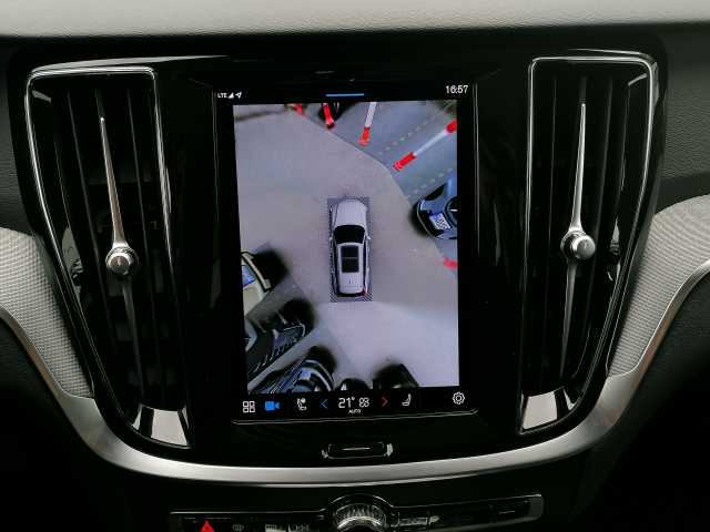 Volvo  B4 D AWD Plus Pano, 360° uvm.