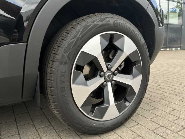 Volvo  B4 B 2WD Plus Dark